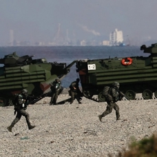 Tayvan, "Çin tehdidine" karşı zorunlu askerlik süresini 1 yıla çıkarıyor