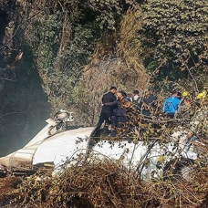 Nepal'de yolcu uçağı düştü! 40 kişi yaşamını yitirdi