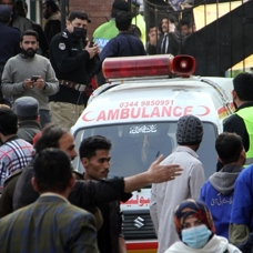 Pakistan'da camiye intihar saldırısı