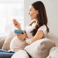 Hamilelikte doğru beslenme mide bulantısını önlüyor