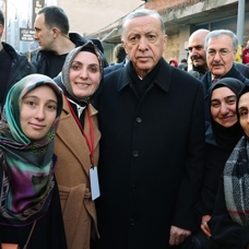 Başkan Erdoğan, AK Parti Sultanbeyli İlçe Başkanlığını ziyaret etti