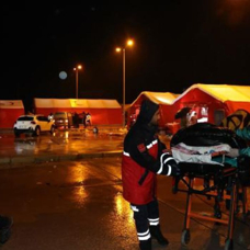 Bakan Koca: 813 ambulans ve 227 UMKE timi afet bölgesinde