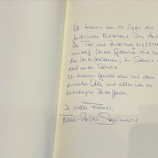 Almanya Cumhurbaşkanı Steinmeier Berlin Büyükelçiliğindeki taziye defterini imzaladı
