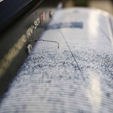 Endonezya'nın Tual kentinin güneybatısında 6,1 büyüklüğünde deprem