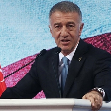 Trabzonspor Başkanı Ağaoğlu görevinden istifa etti