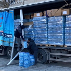 Jandarma ve POLSAN deprem bölgesine 1000'er tır daha su gönderecek