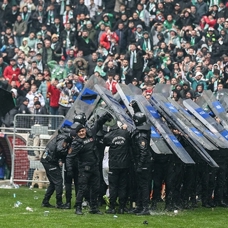 Bursaspor-Amed Sportif Faaliyetler maçında çıkan olaylara ilişkin gözaltı sayısı 9'a yükseldi