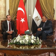Bakan Çavuşoğlu, Mısırlı mevkidaşı Şükri ile bir araya geldi
