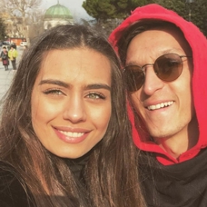 Mesut Özil ile Amine Gülşe'den aşk pozu