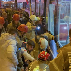 Cevizlibağ'da tramvayın çarptığı kişi ağır yaralandı