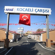 Kahramanmaraşlı depremzede esnaf "AFAD Kocaeli Çarşısı"nda dükkanlarını açtı