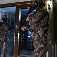 İstanbul'da terör operasyonda 4 kişi yakalandı