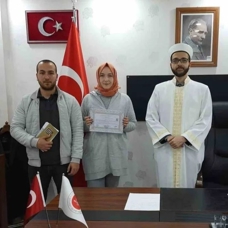 Belaruslu Elena İslamiyet'i seçti