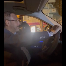 Bakan Kasapoğlu, yerli ve milli otomobil Togg ile trafiğe çıktı