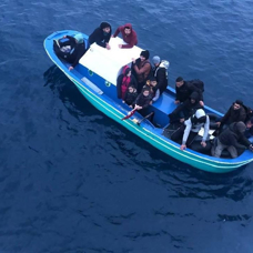 Ayvalık açıklarında 16 düzensiz göçmen kurtarıldı