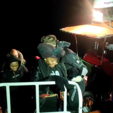 Ayvalık açıklarındaki Maden Adası'na sığınan 38 düzensiz göçmen kurtarıldı