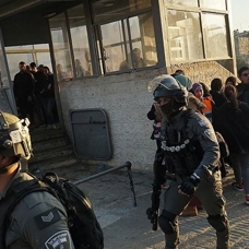 İsrail güçleri, Batı Şeria ve Kudüs'te 21 Filistinliyi gözaltına aldı