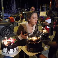 36'ncı yaşa sette üç pastalı kutlama