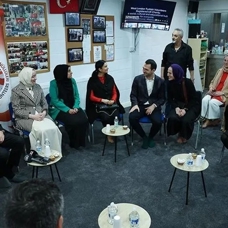 Batı Londra Türk Gönüllüleri Derneğini ziyaret etti