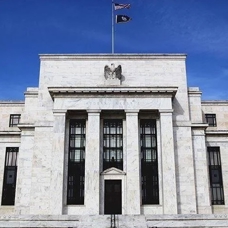Fed: Bazı bankalardaki büyük mevduat çıkışları kredi koşullarında baskı oluşturabilir