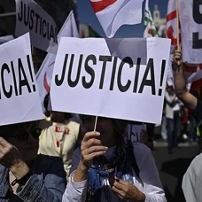 İspanya'da adliye memurları süresiz greve başladı