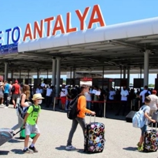 Antalya'ya turist akını... 3,5 milyona ulaştı