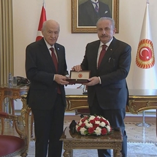 Mustafa Şentop, başkanlık görevini Devlet Bahçeli'ye devretti