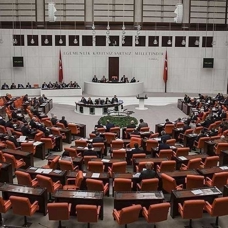 Meclis'te yeni dönem başladı: Milletvekilleri yemin ediyor
