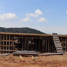 Kilis'te depremzedeler için yapılan köy evlerinin inşası sürüyor