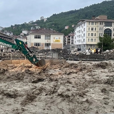 Kastamonu, Samsun ve Sinop'un bazı ilçelerinde şiddetli yağış nedeniyle okullar tatil edildi