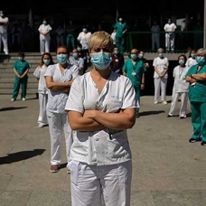 Endonezya'da doktor ve hemşireler, sağlık alanındaki kanun teklifini protesto etti