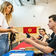 Karadağ'da erken genel seçimlerde oy kullanma işlemi başladı