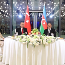 Azerbaycan'da Başkan Erdoğan onuruna yemek verildi