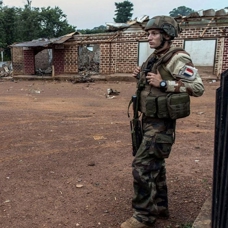 Çad askerleri, Sudan sınırında Fransız askerleri gözaltına aldı