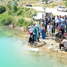 Eskişehir'in temsili "Nasreddin Hoca"sı göle maya çaldı