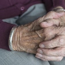 FDA, Alzheimer'ın ilerlemesini yavaşlattığı gözlenen ilaca tam onay verdi