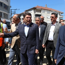 Bakan Tunç, Zonguldak'ta selden etkilenen bölgeleri ziyaret etti