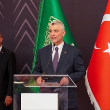 Bakanı Bolat'tan "Türkiye'ye yatırım" çağrısı