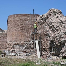 Tarihi İznik surları restorasyonundaki buluntular İznik Müze Müdürlüğüne teslim edildi