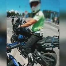 Bakan Yerlikaya'dan motosikletli gence öğüt veren polise tebrik