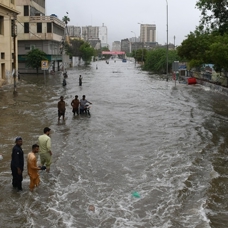 Muson yağmurları Pakistan'ı vurdu: 133 ölü