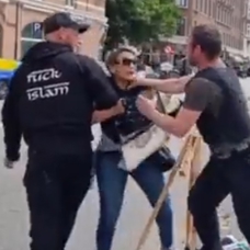 Kur'an-ı Kerim yakma provokasyonu! Danimarka polisi yardım etti