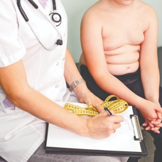 Anne babası obez olan çocuk yüzde 90 obez oluyor