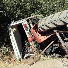 Traktör şarampole devrildi: 1 kişi hayatını kaybetti
