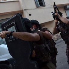 PKK'nın hücre evine patlayıcı baskını: 11 terörist gözaltına alındı