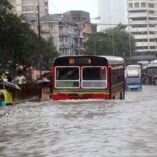 Myanmar'ı vuran muson yağmurları nedeniyle 60 bin kişi yerinden oldu