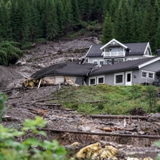 Norveç'te günlerdir devam eden yağışlar nedeniyle daha fazla kişi tahliye edilebilir