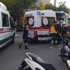 Şanlıurfa'da kamyonete çarpan motosikletli yunus ekibindeki 2 polis memuru yaralandı