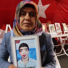 Diyarbakır annelerinden çocuklarına "teslim ol" çağrısı