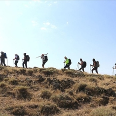 Dağcıların 4 gün süren zorlu Ağrı Dağı tırmanışı adım adım görüntülendi